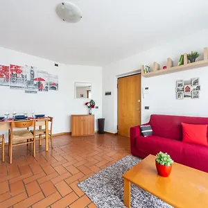 Cozy Apt - Private Parking & Terrace Appartement Milan